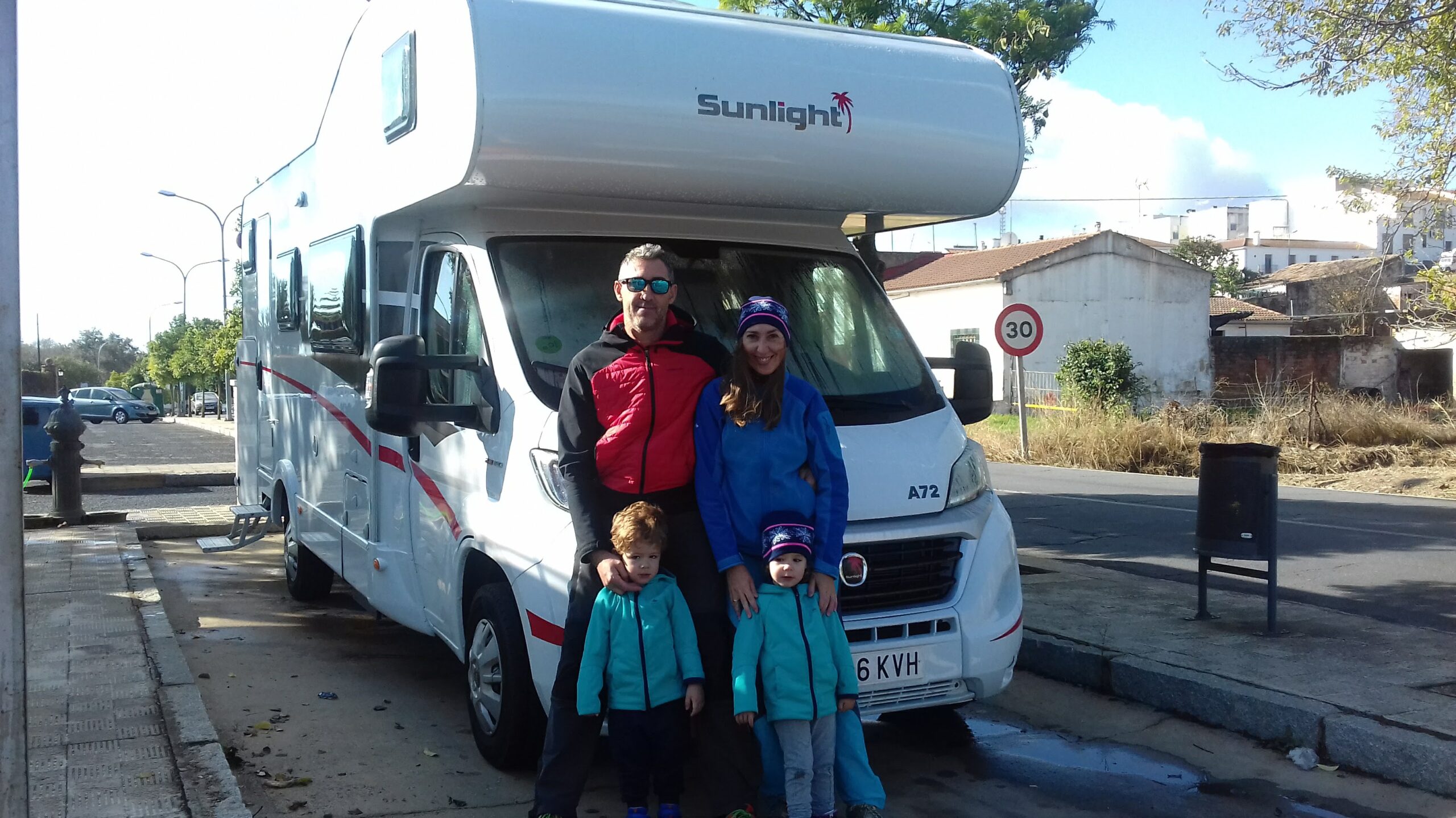 alquiler-autocaravanas-jaen-familia2