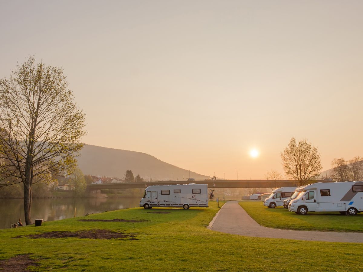 Normas de circulación y pernocta en autocaravana: lo que debes saber para viajar sin preocupaciones